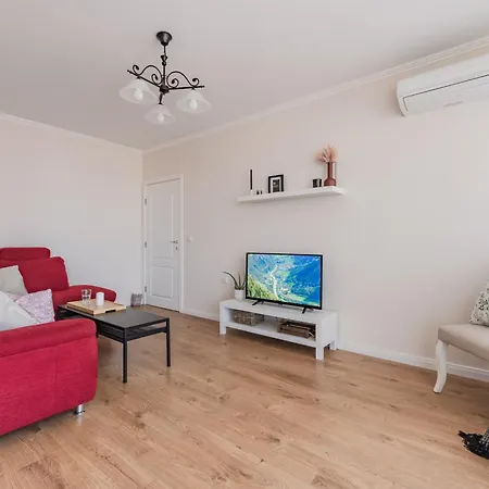 Foodie 2br близо до центъра Apartment