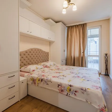 Foodie 2br близо до центъра Apartment