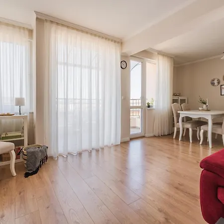 Апартамент Foodie 2br близо до центъра Варна